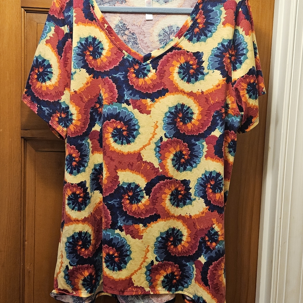 LuLaRoe Tie Dye Christy T size 3xl